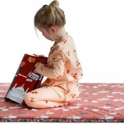 Speelkleed Grandma's Dress - By Alex Playmat - Leuks & Zo -Exporteren speelkleden winkel 550x282