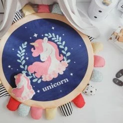 By Baboo Baby Cadeau Meisje - Vloerkleed Kinderkamer - Mooie Eenhoorn - Speelmat Met Kussentjes - Kindertapijt - Speelkleed Meisje - Oranje - Roze - Blauw 20 By Baboo Baby Cadeau Meisje - Vloerkleed Kinderkamer - Mooie Eenhoorn - Speelmat Met Kussentjes - Kindertapijt - Speelkleed Meisje - Oranje - Roze - Blauw -Exporteren speelkleden winkel 550x388 6