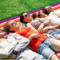 EProducts XXL Picknickkleed & Babygym Waterdicht & Wasbaar - Speelkleed Baby - Gewatteerde Speelmat Voor Binnen En Buiten - 200 X 200 - Met Handvat En Opvouwbaar - Strandlaken - Picknickdeken Buiten Bij Kamperen & Picknick + GRATIS GRONDPENNEN - Mixed Kleuren -Exporteren speelkleden winkel 550x401 7