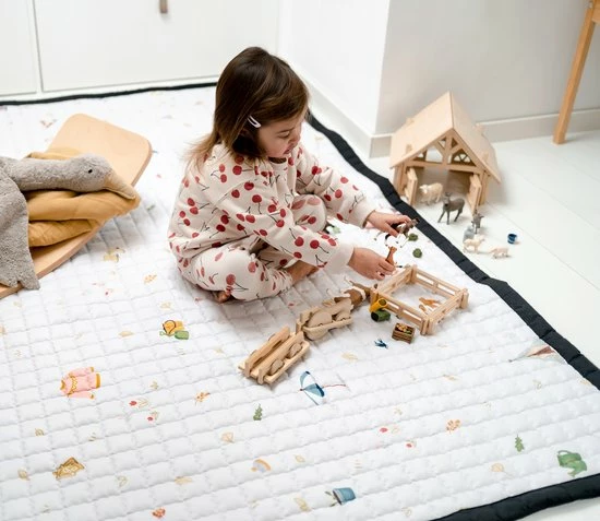 Love By Lily .com Love By Lily - Groot Speelkleed - Life - 200x150cm 3 Love By Lily .com Love By Lily - Groot Speelkleed - Life - 200x150cm