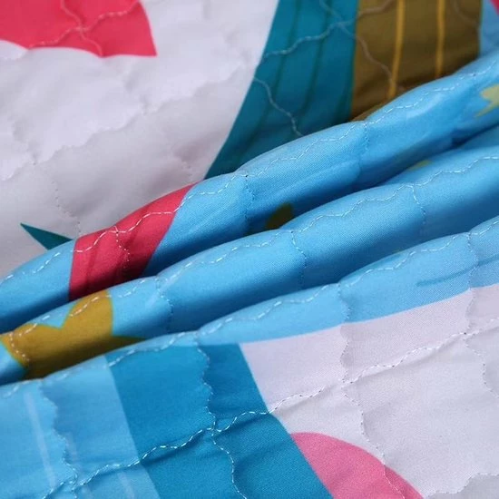 By Baboo Baby Cadeau Meisje - Vloerkleed Baby - Unicorn - Kinder Kleurtjes - Speelmat Kinderkamer - Kindertapijt - Speelkleed Meisje - Roze - Blauw - Wit 7 By Baboo Baby Cadeau Meisje - Vloerkleed Baby - Unicorn - Kinder Kleurtjes - Speelmat Kinderkamer - Kindertapijt - Speelkleed Meisje - Roze - Blauw - Wit - Afbeelding 5