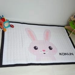 Speelkleed Konijntje 150 X 100 - LiefBoefje - Speelmat - Groot Speelkleed - Speelkleed Baby - Speeltapijt - Vloerkleed Baby - Babymat XL - Kraamcadeau - Speelkleed Kinderen - 100+ Liefboefje Speelkleed Designs - BEPERKTE VOORRAAD OP=OP 9 Speelkleed Konijntje 150 X 100 - LiefBoefje - Speelmat - Groot Speelkleed - Speelkleed Baby - Speeltapijt - Vloerkleed Baby - Babymat XL - Kraamcadeau - Speelkleed Kinderen - 100+ Liefboefje Speelkleed Designs - BEPERKTE VOORRAAD OP=OP -Exporteren speelkleden winkel 550x550 1282