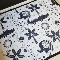 Speelkleed Zwart Wit Dieren 195 X 145 - LiefBoefje - Speelmat - Groot Speelkleed - Speelkleed Baby - Speeltapijt - Vloerkleed Baby - Babymat XL - Kraamcadeau - Speelkleed Kinderen - 100+ Liefboefje Speelkleed Designs - BEPERKTE VOORRAAD OP=OP