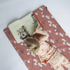 Speelkleed Grandma's Dress - By Alex Playmat - Leuks & Zo -Exporteren speelkleden winkel 550x550 899