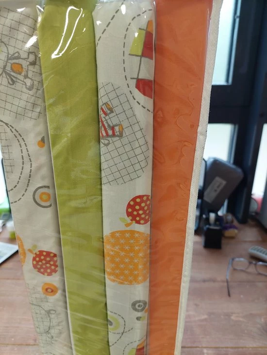 TINEO Matras Malin Circus 120x120 Cm Let Op Kleur ORANJE MET GROEN 4 TINEO Matras Malin Circus 120x120 Cm Let Op Kleur ORANJE MET GROEN - Afbeelding 2