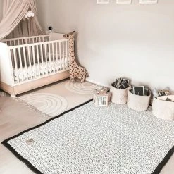 Love By Lily .com Love By Lily - XL Speelkleed - Little Dot - Stippen - 200x150cm 21 Love By Lily .com Love By Lily - XL Speelkleed - Little Dot - Stippen - 200x150cm -Exporteren speelkleden winkel 550x733 22