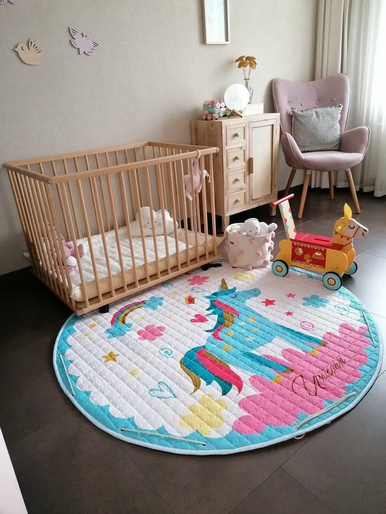 By Baboo Baby Cadeau Meisje - Vloerkleed Baby - Unicorn - Kinder Kleurtjes - Speelmat Kinderkamer - Kindertapijt - Speelkleed Meisje - Roze - Blauw - Wit 4 By Baboo Baby Cadeau Meisje - Vloerkleed Baby - Unicorn - Kinder Kleurtjes - Speelmat Kinderkamer - Kindertapijt - Speelkleed Meisje - Roze - Blauw - Wit - Afbeelding 2