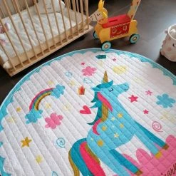 By Baboo Baby Cadeau Meisje - Vloerkleed Baby - Unicorn - Kinder Kleurtjes - Speelmat Kinderkamer - Kindertapijt - Speelkleed Meisje - Roze - Blauw - Wit 21 By Baboo Baby Cadeau Meisje - Vloerkleed Baby - Unicorn - Kinder Kleurtjes - Speelmat Kinderkamer - Kindertapijt - Speelkleed Meisje - Roze - Blauw - Wit -Exporteren speelkleden winkel 550x733 69