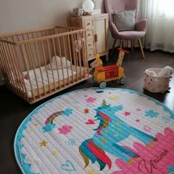 By Baboo Baby Cadeau Meisje - Vloerkleed Baby - Unicorn - Kinder Kleurtjes - Speelmat Kinderkamer - Kindertapijt - Speelkleed Meisje - Roze - Blauw - Wit 22 By Baboo Baby Cadeau Meisje - Vloerkleed Baby - Unicorn - Kinder Kleurtjes - Speelmat Kinderkamer - Kindertapijt - Speelkleed Meisje - Roze - Blauw - Wit -Exporteren speelkleden winkel 550x733 70