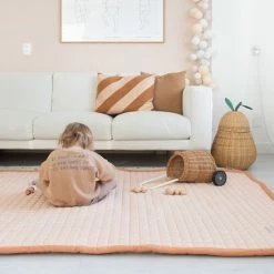 Love By Lily .com Love By Lily - Groot Speelkleed - Rosy Sky - 200x150cm 31 Love By Lily .com Love By Lily - Groot Speelkleed - Rosy Sky - 200x150cm -Exporteren speelkleden winkel 550x752 1