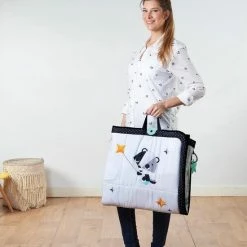 Tiny Love Supermat Speelmat - Magical Tales - Zwart/Wit 56 Tiny Love Supermat Speelmat - Magical Tales - Zwart/Wit -Exporteren speelkleden winkel 550x822